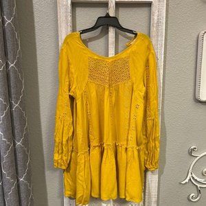 New (NWT) Adiva Embroidered Tunic: Small